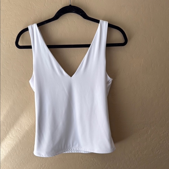 EXPRESS • body contour v-neck tank - Picture 4 of 6